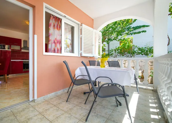 Appartamento Zora-1 By Interhome